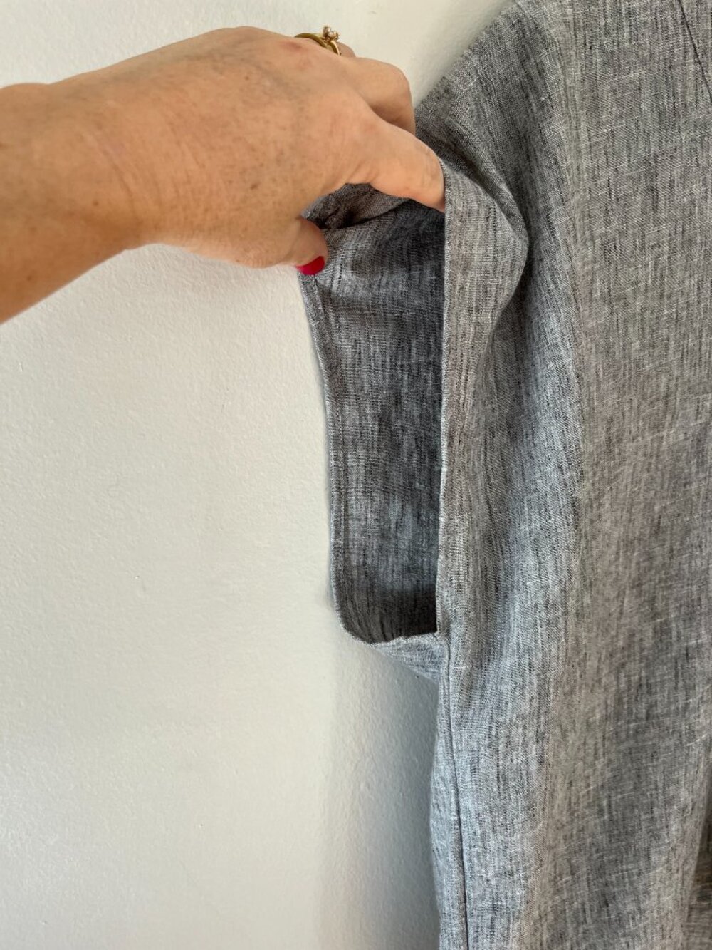 Joie Sz M Gray V Neck Top Pullover Blouse Kimono Boxy Fit Short Sleeve - Picture 4 of 8